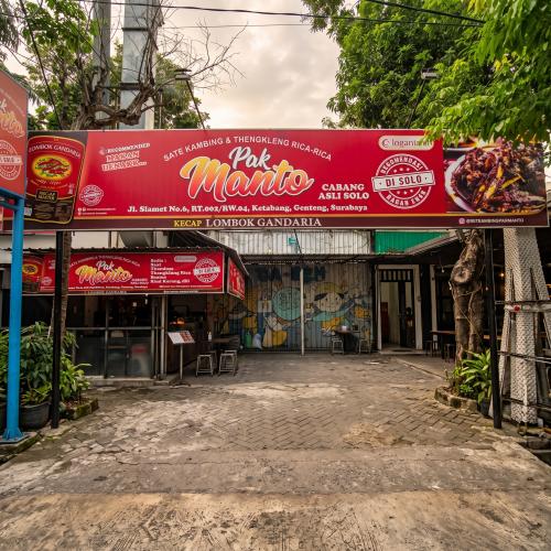 Sate Kambing Pak Manto
